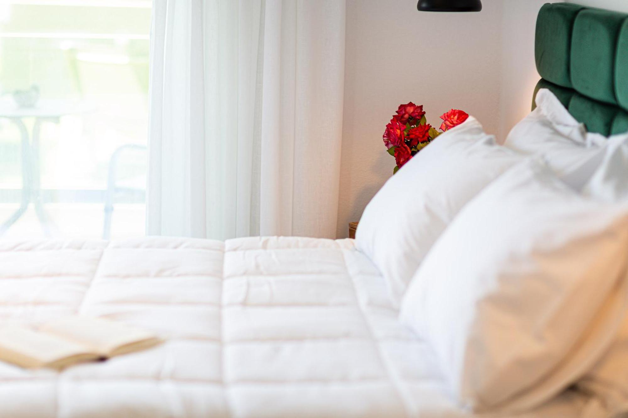 Evilio Suites, Inspired Family Retreat, Βy Thinkvilla Skaleta Exterior foto