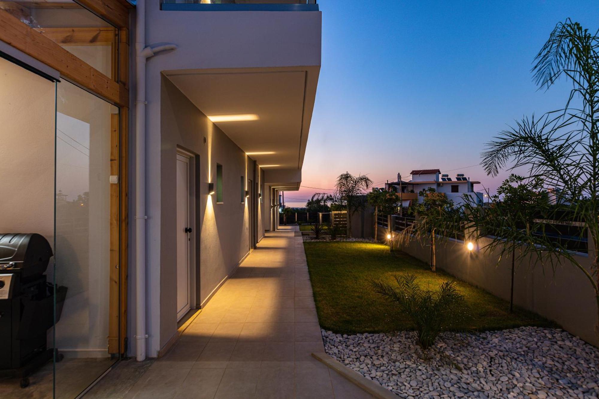Evilio Suites, Inspired Family Retreat, Βy Thinkvilla Skaleta Exterior foto